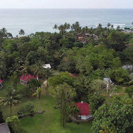 Subodinee Bungalow Велігама Екстер'єр фото